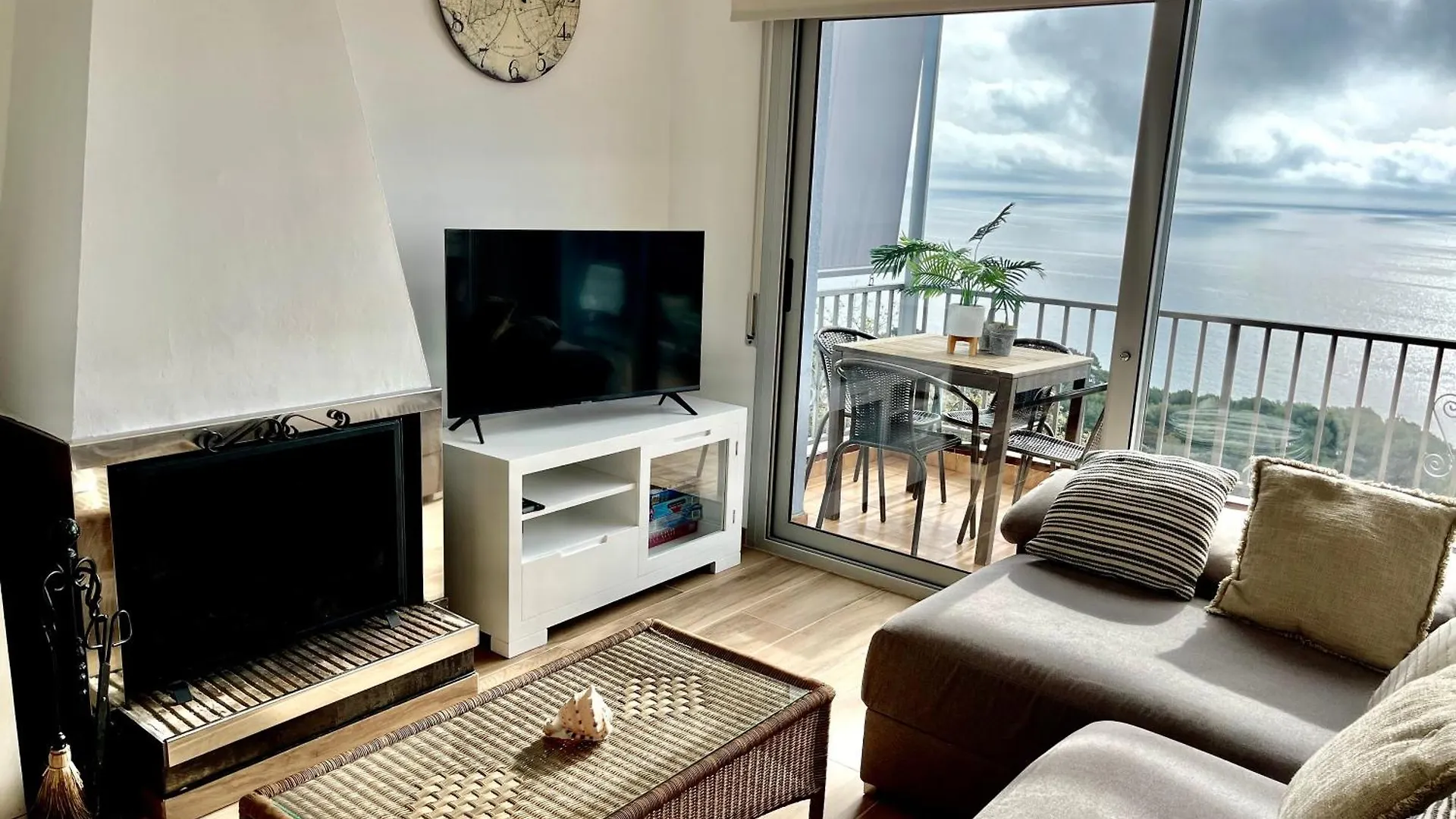 Seahomes Vacations, La Casa Blue Mediterranean Lifestyle Blanes